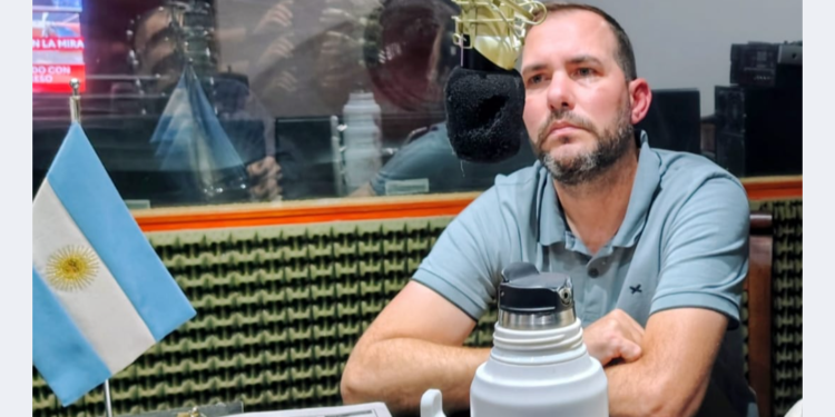 Mario Araujo impulsa una batería de proyectos para ordenar la movilidad urbana y regular la publicidad política en Villa Ocampo.