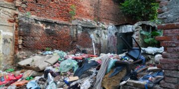 Con aplausos de vecinos, la Provincia derrumbó un búnker en la ciudad de Santa Fe.