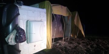 Arroyo Ceibal: vuelco de carga de un camión provocó la interrupción temporal del tránsito en Ruta Nacional 11.