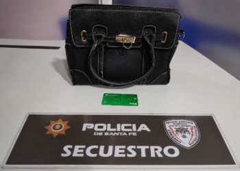 Demoraron a dos hombres en Villa Ocampo tras sospechas sobre el origen de una cartera.