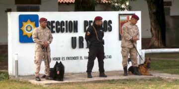 La Policía de Santa Fe realizó el primer Curso Nacional de Guías de Canes de Seguridad.