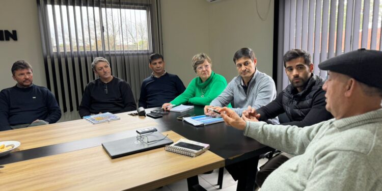 Reunión con la Comisión Fundadora del Museo Agrícola a Cielo Abierto “Los Gringos”.