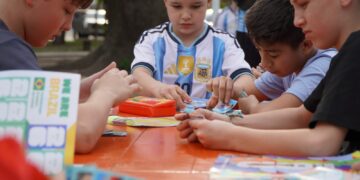 Villa Ocampo: Con gran participación de vecinos, se realizó el “Sábado de Campeones” en Plaza Belgrano.