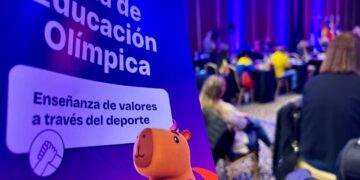 Con materiales pedagógicos, Provincia trabaja en las escuelas el Mundial de Fútbol y los Juegos Suramericanos.