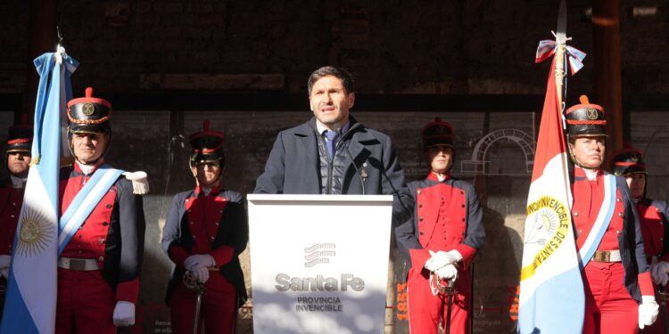 Pullaro: “Las ideas del Brigadier López siguen vigentes en un país que se dice federal, pero que no reparte los recursos con las provincias”.