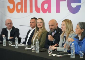 Histórico: Provincia anunció que por primera vez la ciudad de Santa Fe tendrá un vuelo internacional regular y será a Florianópolis.