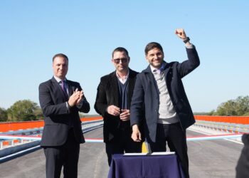Pullaro inauguró el puente sobre arroyo El Pindó: “Dijimos que íbamos a priorizar el norte y hoy eso es una realidad”.