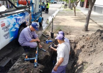 VILLA OCAMPO: COTELVO AVANZA CON LA PURGA PROGRESIVA DE LA RED DE AGUA POTABLE PARA MEJORAR EL SERVICIO.