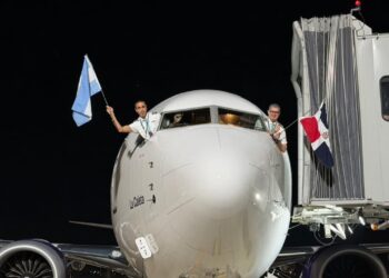 Arajet debutó en Rosario y conecta a la región con el Caribe y 30 destinos más.