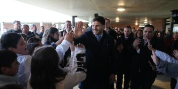 Pullaro reivindicó el trabajo colectivo como camino para construir futuro al inaugurar una escuela en Hughes.