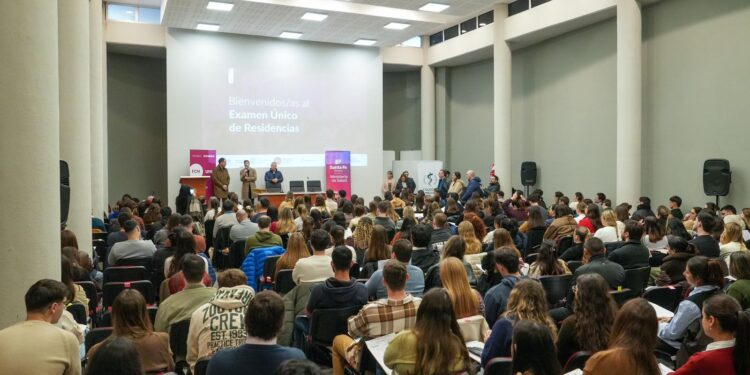 El Gobierno de Santa Fe coordinó con éxito el examen de Residencias en Salud ante el retiro nacional.