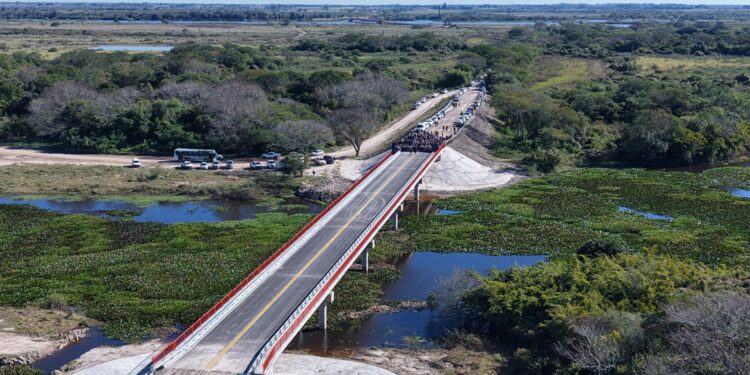 VILLA OCAMPO: QUEDÓ INAUGURADO EL PUENTE SOBRE EL ARROYO EL PINDÓ, UNA OBRA HISTÓRICA PARA EL DESARROLLO DEL NORTE SANTAFESINO.