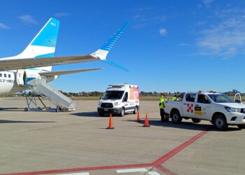 27 vuelos sanitarios consolidan al Aeropuerto Internacional de Rosario como pieza clave de la logística provincial.