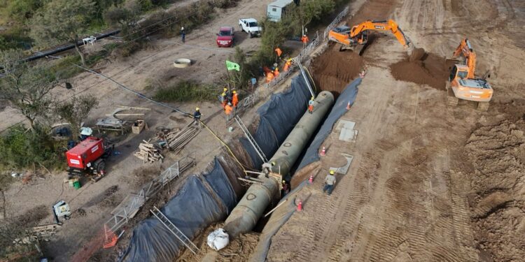Acueducto Biprovincial Santa Fe-Córdoba: ya se colocaron más de 4.600 metros de conductos troncales.