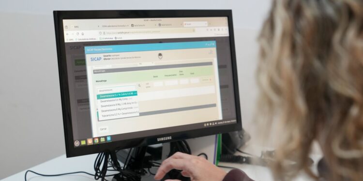 Salud pública: el 90 % de los efectores públicos santafesinos ya utiliza la receta electrónica.
