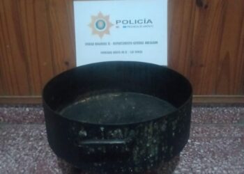 Las Toscas: recuperan una olla de hierro robada y aprehenden al presunto autor del hurto.