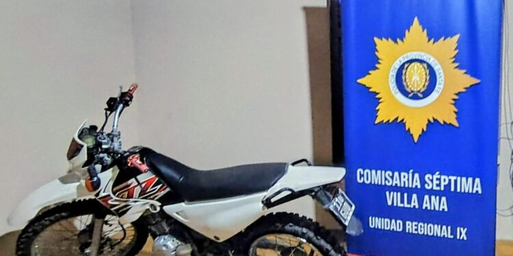 Recuperan una motocicleta robada en Villa Ana tras un intenso patrullaje policial.
