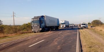 Villa Ocampo: Trágico choque sobre la Ruta Nacional 11: un hombre murió y cuatro personas resultaron heridas.