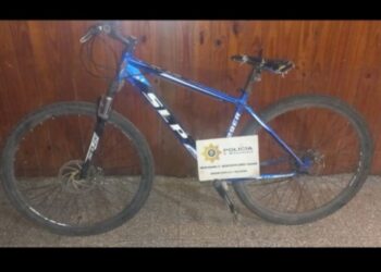 Recuperan una bicicleta robada y aprehenden al presunto autor de un hurto en Villa Ocampo.