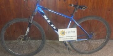 Recuperan una bicicleta robada y aprehenden al presunto autor de un hurto en Villa Ocampo.
