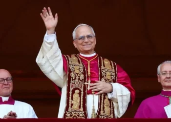 El gobernador Pullaro invitó oficialmente al papa León XIV a visitar Rosario.