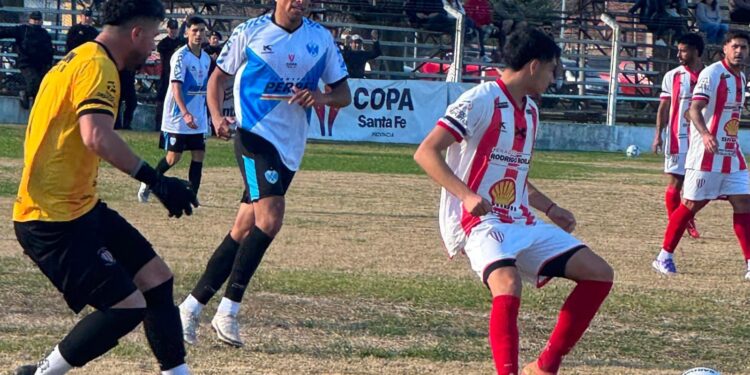 La Copa Santa Fe define nuevos clasificados en el fútbol masculino y femenino.