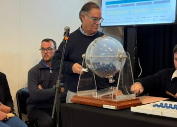 La gestión de Pullaro sorteó 12 nuevas viviendas en Malabrigo.