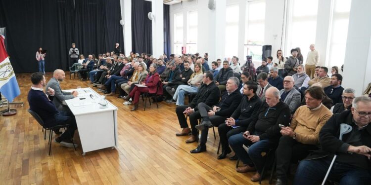 Santa Fe impulsa una agenda para hacer más competitivo el transporte de cargas con innovación y transición energética.
