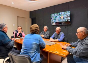 EL INTENDENTE RECIBIÓ A REPRESENTANTES DEL CENTRO DE JUBILADOS DE VILLA OCAMPO.