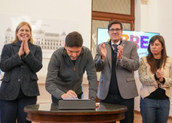 Pullaro refuerza la inversión en infraestructura escolar con otra etapa del programa Mil Aulas.