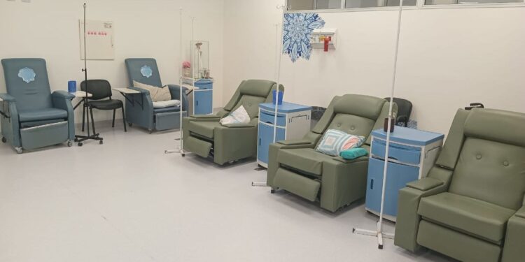 El Hospital Central de Reconquista consolida un servicio de oncología que evita derivaciones y garantiza tratamientos de alta complejidad.