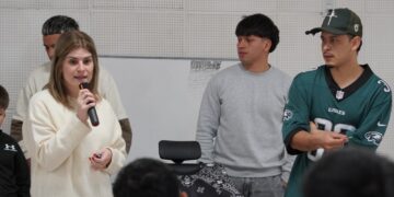 Con cupo completo comenzó el Taller de Barbería impulsado por Charo Mancini.