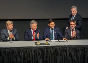 Pullaro: “La Región Centro es el motor productivo que puede empujar a la Argentina al cambio”.