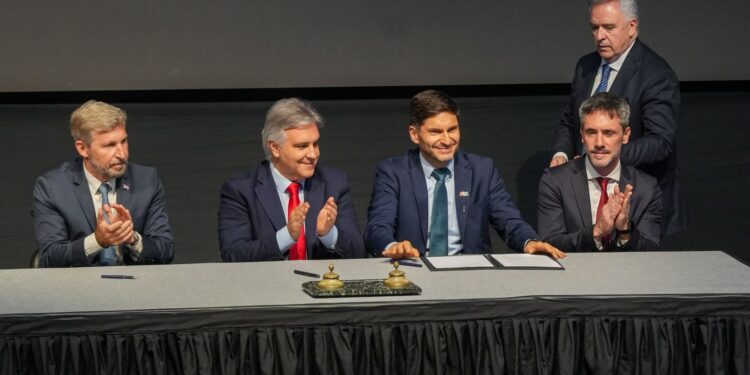 Pullaro: “La Región Centro es el motor productivo que puede empujar a la Argentina al cambio”.