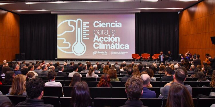 Santa Fe presentó el informe sobre la variabilidad climática y puso en marcha su plan de respuesta al cambio climático.