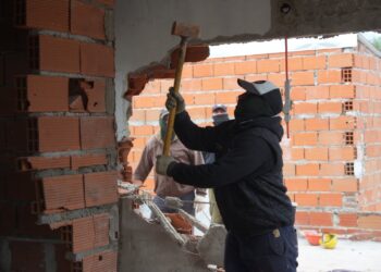 Microtráfico: Derribaron el búnker de venta de drogas N° 79 en Rosario y ya son 135 en toda la provincia .