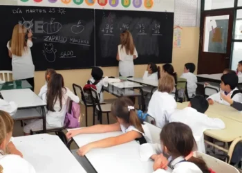 Asistencia Perfecta: con incremento del 15 %, más de 63 mil docentes, directivos, secretarios, preceptores y asistentes escolares cobran mañana el incentivo mensual de junio.