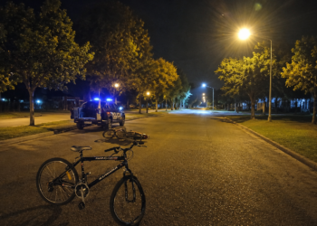 Villa Ocampo: un menor de 13 años fue hospitalizado tras un choque entre una moto y una bicicleta.