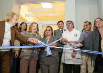 Pullaro: “En Santa Fe estamos orgullosos de nuestros equipos de salud”.