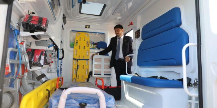 El gobierno de Pullaro avanza con la compra de 103 ambulancias y consolida una renovación histórica del sistema de emergencias.