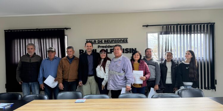 ENTREGA DE NUEVAS PENSIONES PROVINCIALES LEY 5110 EN VILLA OCAMPO.