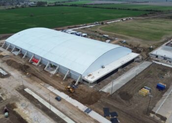 Juegos Suramericanos 2026: finalizó el montaje de la pista del imponente velódromo que construye la gestión Pullaro en Rafaela.