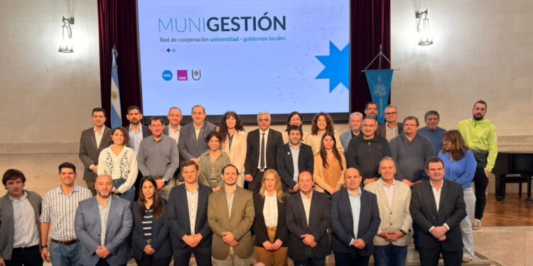 EL INTENDENTE CRISTIAN MAREGA PARTICIPÓ DE LA FIRMA DEL CONVENIO MUNIGESTIÓN 2026 EN LA UNIVERSIDAD NACIONAL DEL LITORAL.