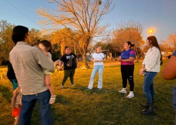 El deporte como espacio de oportunidades: Mancini visitó al Sub 12 femenino de Tottenham.