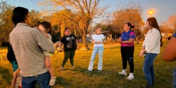 El deporte como espacio de oportunidades: Mancini visitó al Sub 12 femenino de Tottenham.