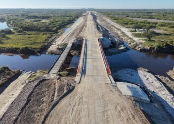 Con cuatro nuevos puentes de hormigón, la Provincia mejora la conexión entre Moussy y La Sarita.