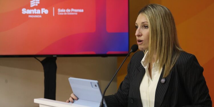 Protección de salarios: ya hay más de 18.500 adhesiones al plan de desendeudamiento de Santa Fe.