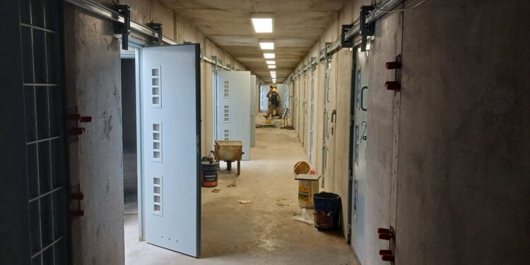 El gobierno de Pullaro encara la etapa final de la construcción de cuatro nuevos pabellones de aislamiento en la cárcel de Coronda.