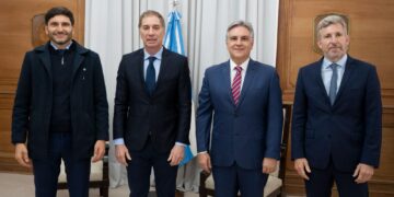 Los gobernadores de la Región Centro se reunieron con Santilli.