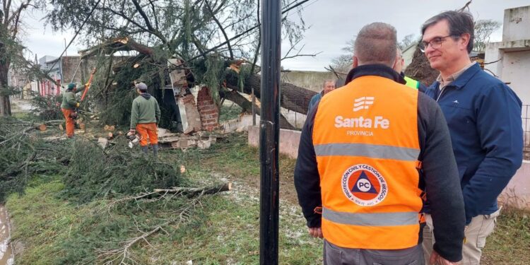 La Provincia asiste a las localidades de Las Rosas y San Genaro tras el temporal.